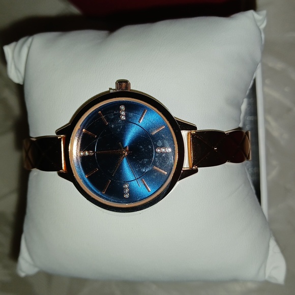 Women's Watch - Picture 5 of 8